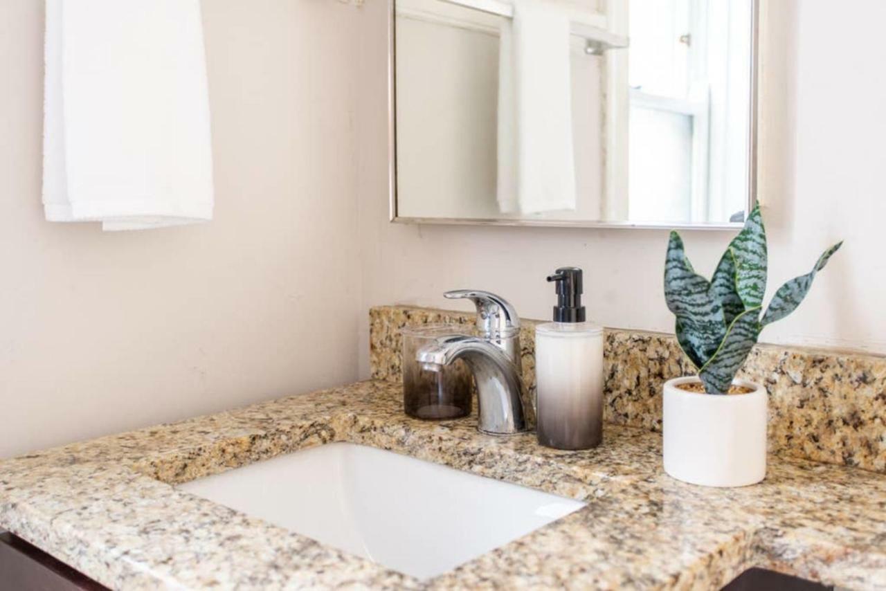 1Br Modern Apartment In Lincoln Square - Eastwood 3S Rep Чикаго Экстерьер фото